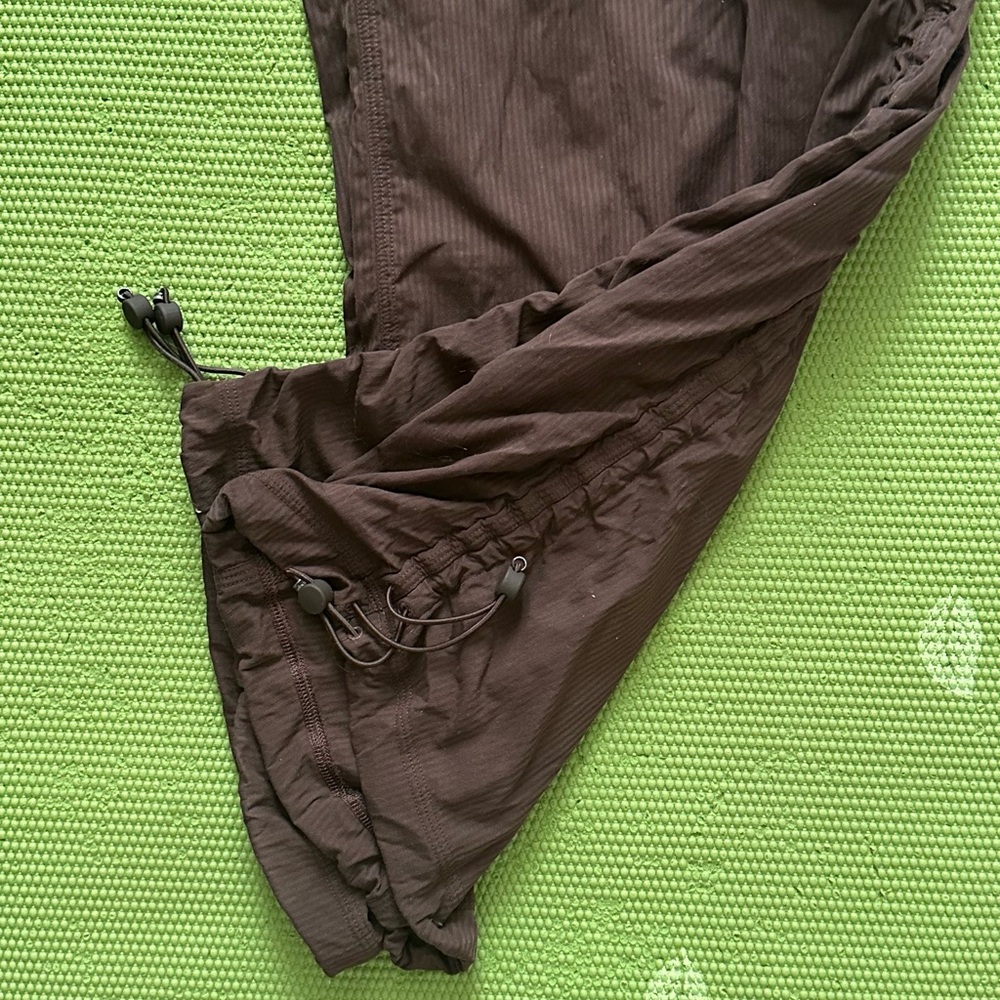 Lululemon Dance Studio Mid Rise cargo pants size L - Picture 6 of 9
